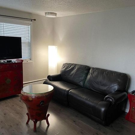 Nightshade Bnb Anchorage Exterior photo