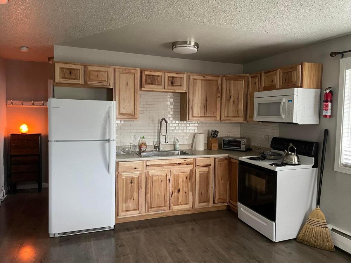 Nightshade Bnb Anchorage Exterior photo